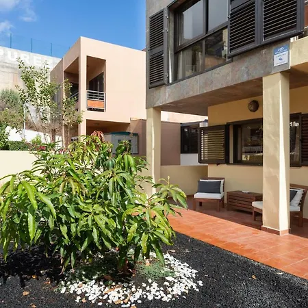 Luminous With Spectacular Views Vakantiehuis