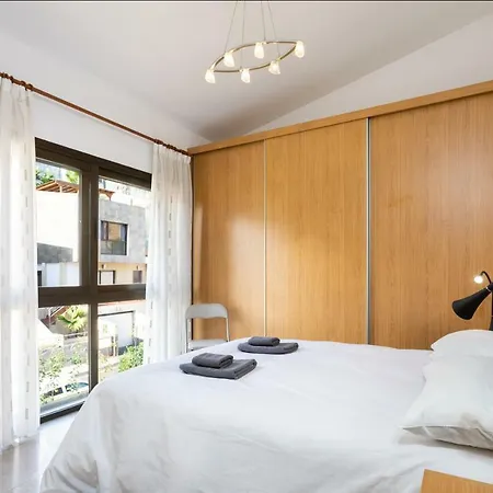 Luminous With Spectacular Views *