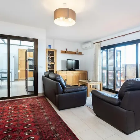 Luminous With Spectacular Views Holiday home *